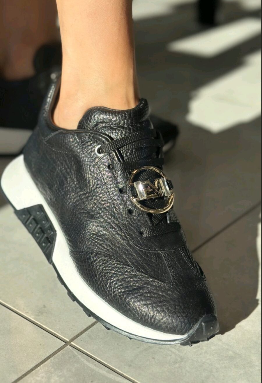 Tutto bene fekete fűzős cipő strasszos dísszel az elején ( 001.3100 MSN/101 TBYZSYH)