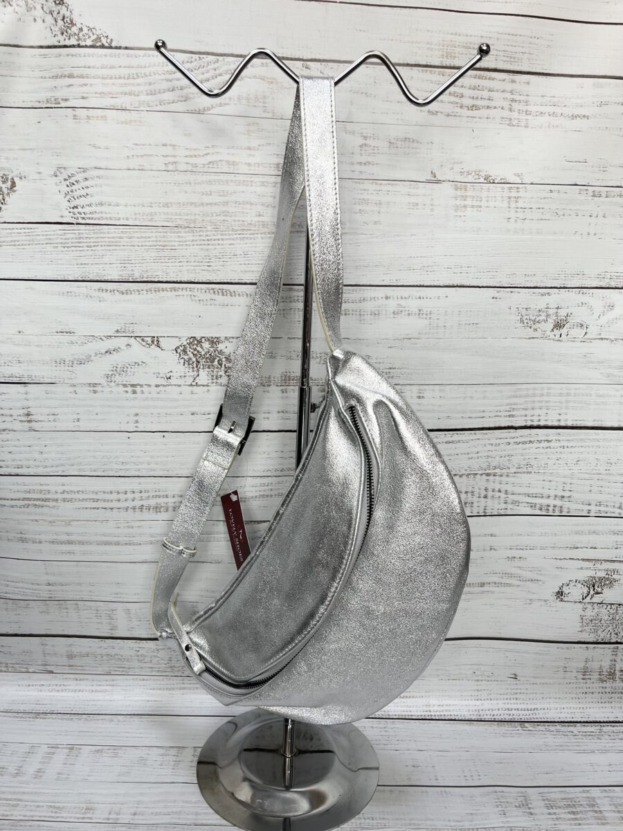 Ezüst színű bőr crossbody
